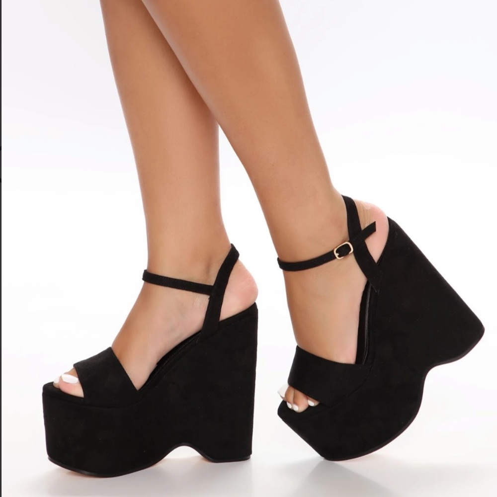 Black Wedges